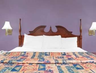 Travelodge Inn & Suites Latham Room photo