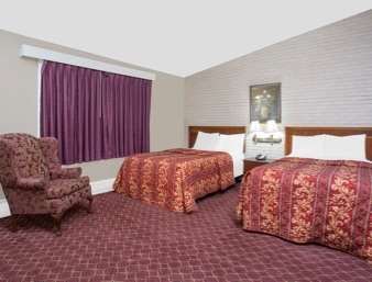 Travelodge Inn & Suites Latham Room photo